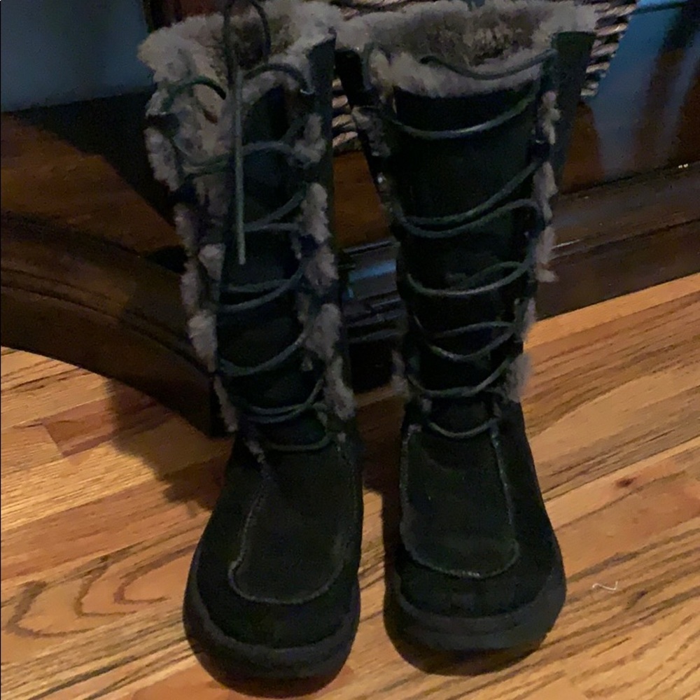 UGG High Lace Up Boots.   Leather/Shearling Sz 6